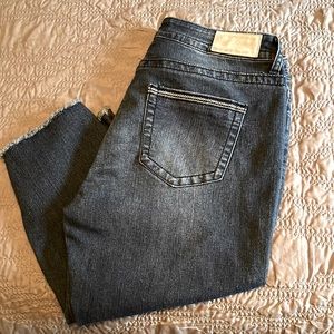 VGS Jean Capri’s!